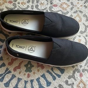 These black Toms are super comfortable, I love them but there just a little big